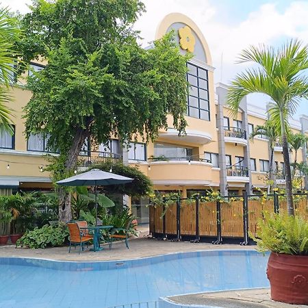 Hotel Fleuris Puerto Princesa Exterior photo