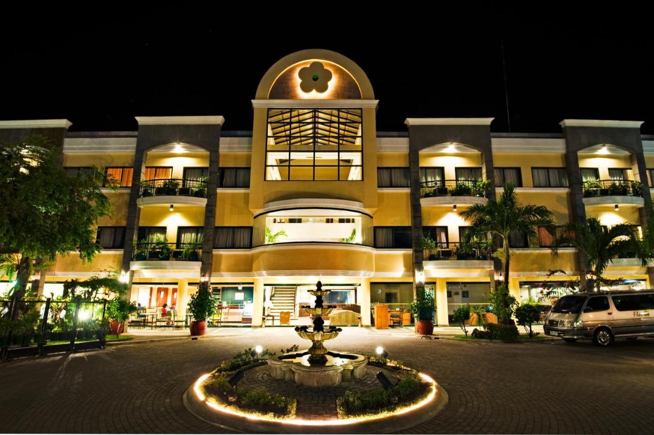 Hotel Fleuris Puerto Princesa Exterior photo