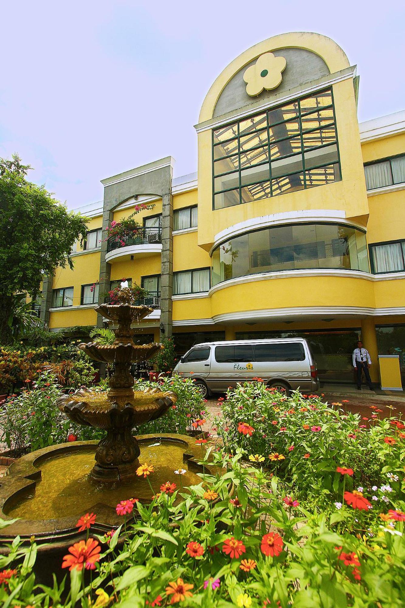 Hotel Fleuris Puerto Princesa Exterior photo