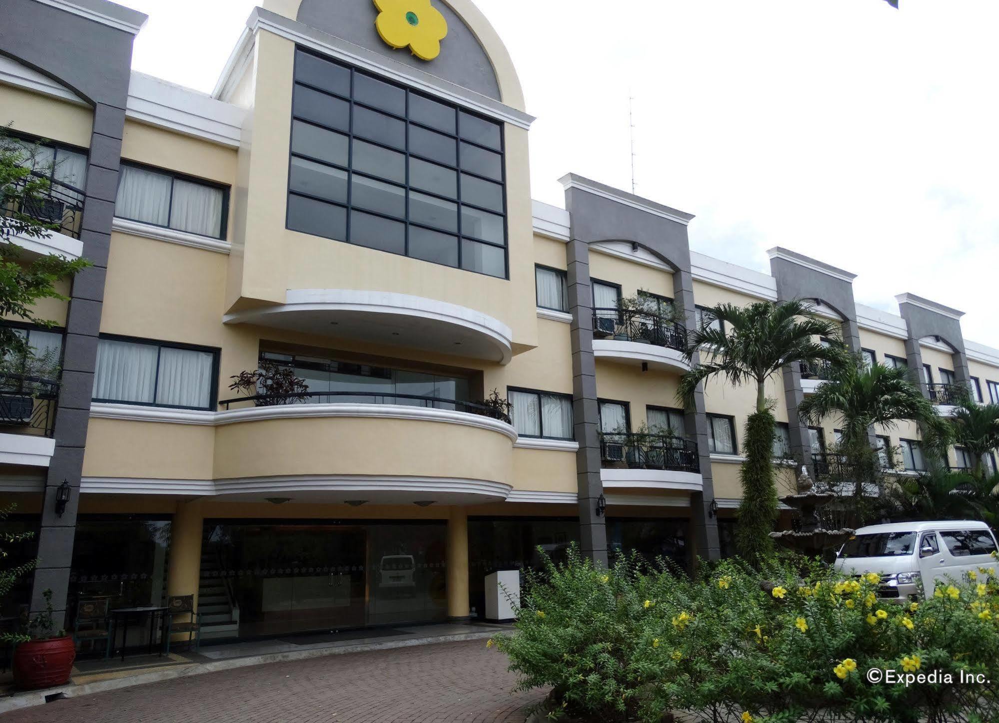 Hotel Fleuris Puerto Princesa Exterior photo